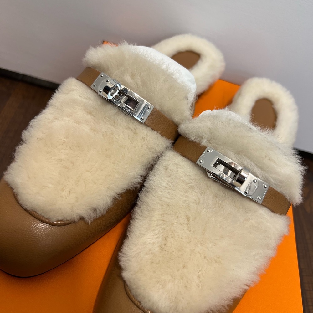 NEW Hermes Oz Mule Goatskin Shearling Natural Ecru Kelly Buckle Size 40 - Picture 2 of 4